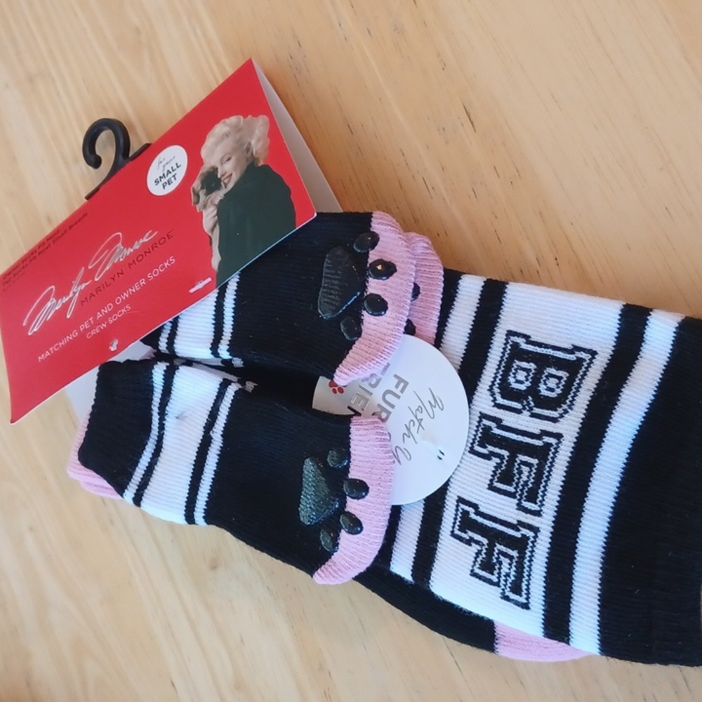 Pet Matching Socks - Picture 1 of 7